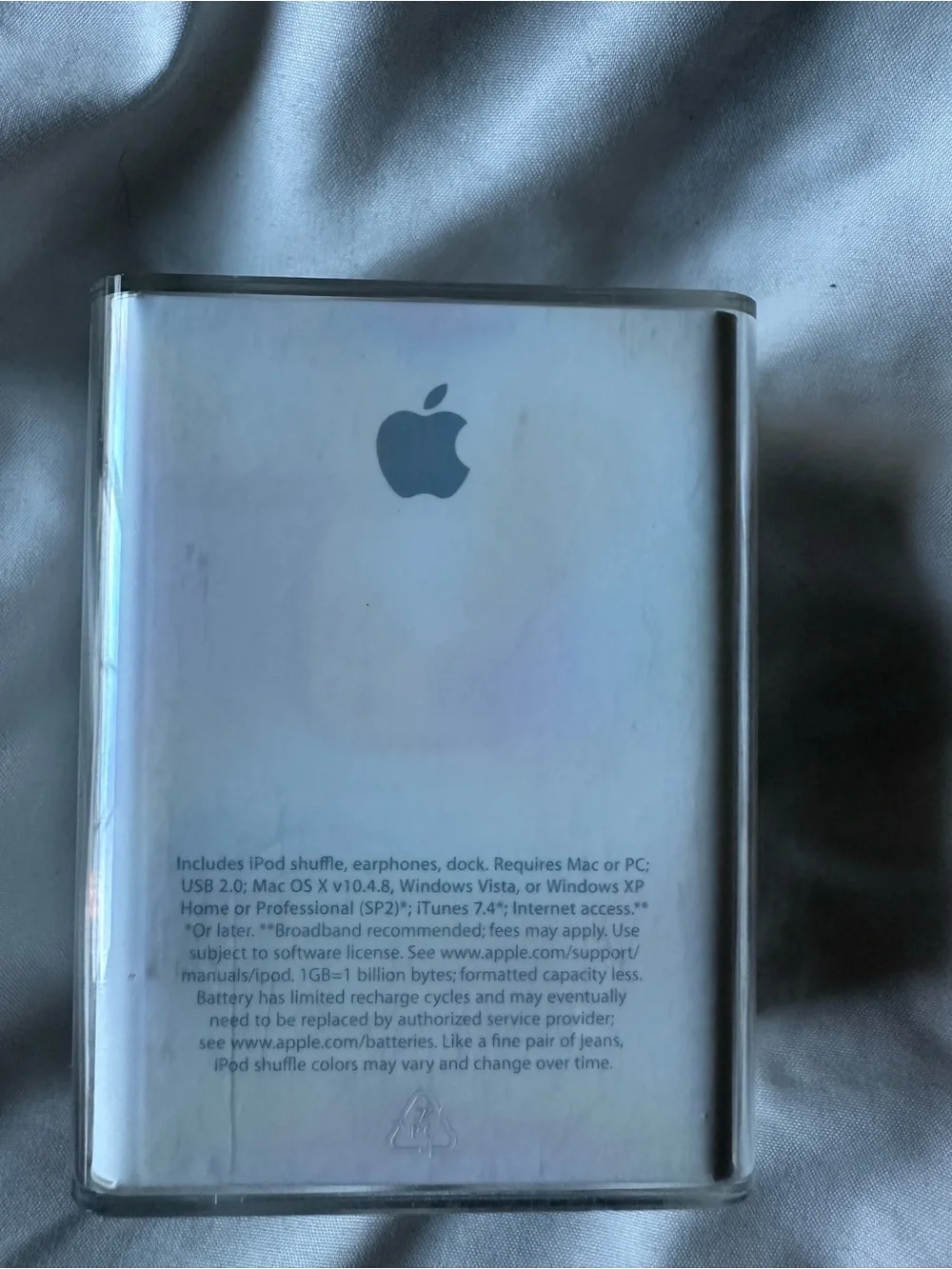 Apple iPod Shuffle Purple with White Click Wheel